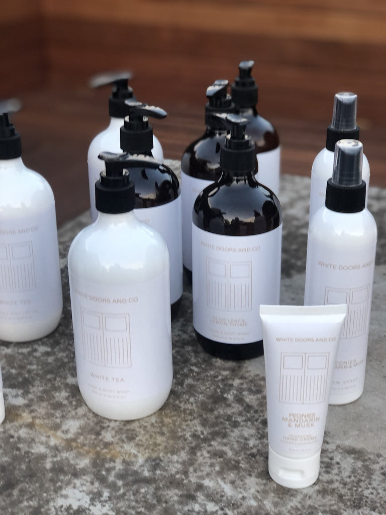 Buy White Doors Hand & Body Lotion - Tabac Et Vanille by White Doors & Co - at White Doors & Co